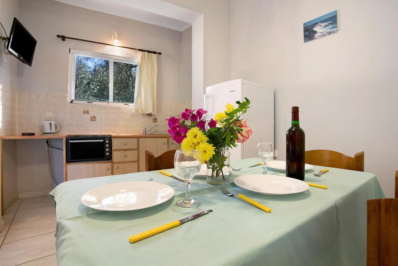 Dolphin Apartment 8 Keri Extérieur photo